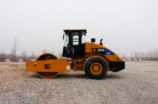 Каток грунтовый вибрационный SEM518	масса 18т, кабина, кондиционер. Фото 2