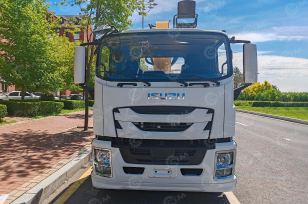 Бортовой грузовик ISUZU 4x2 дв 151kw гп 8 тонн кму XCMG GSQZ200-4 гп 10 тонн 5 секций 12,8м кузов 6500х2400х550. Фото 1