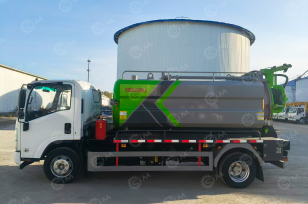 Илосос с размывом (каналопромывочная машина) на шасси ISUZU 4x2 дв 151kw кабина Elf бочка для сточных вод 5м³ чистой воды 3м³ два насоса XD-420 подогрев бака для чистой воды, лист нержавейки, ПДУ. Фото 2