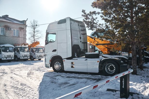 Тягач SHACMAN 4х2 X6000 SX4188YY381 480л.с. (боковая защита + КОМ). Фото 21