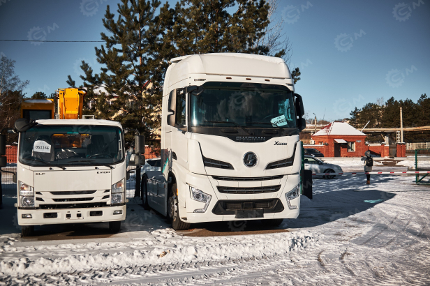 Тягач SHACMAN 4х2 X6000 SX4188YY381 480л.с. (боковая защита + КОМ). Фото 22