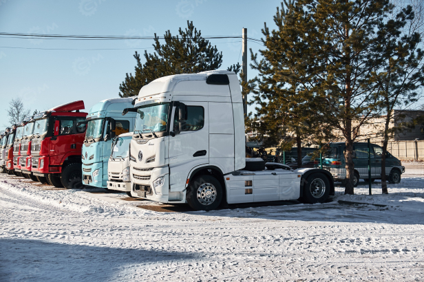 Тягач SHACMAN 4х2 X6000 SX4188YY381 480л.с. (боковая защита + КОМ). Фото 25