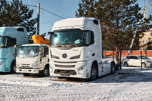 Тягач SHACMAN 4х2 X6000 SX4188YY381 480л.с. (боковая защита + КОМ). Фото 1