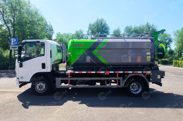 Илосос с размывом (каналопромывочная машина) на шасси ISUZU 4x4 дв 139kw бочка для сточных вод 5 м³ чистой воды 3 м³ насос SK-15, подогрев бочек, предпусковой подогреватель двигателя Webasto, подогрев. Фото 2