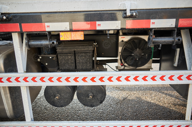 Бортовой грузовик ISUZU 4x2 дв 151kw гп 10 тонн c кму VIGRUS SHS2505 гп 10 тонн 5 секций 17.3м кузов 6500*2470*550 ПДУ люлька. Фото 17