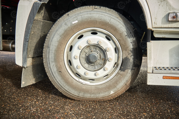 Бортовой грузовик ISUZU 4x2 дв 151kw гп 10 тонн c кму VIGRUS SHS2505 гп 10 тонн 5 секций 17.3м кузов 6500*2470*550 ПДУ люлька. Фото 20