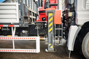 Бортовой грузовик ISUZU 4x2 дв 151kw гп 10 тонн c кму VIGRUS SHS2505 гп 10 тонн 5 секций 17.3м кузов 6500*2470*550 ПДУ люлька. Фото 21