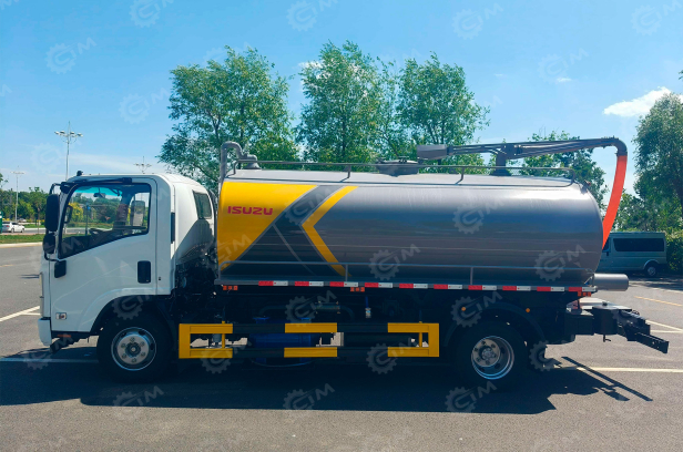 Ассенизатор (вакуумная машина) на шасси ISUZU 4x4 дв 151kw кабина Elf бочка 10м3 насос XD-420. Фото 2