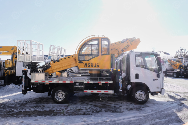 Автовышка VIGRUS GKS30.5 на шасси ISUZU 4Х2 	дв 94kw высота подъёма 30,5м гп корзины 400кг. Фото 3