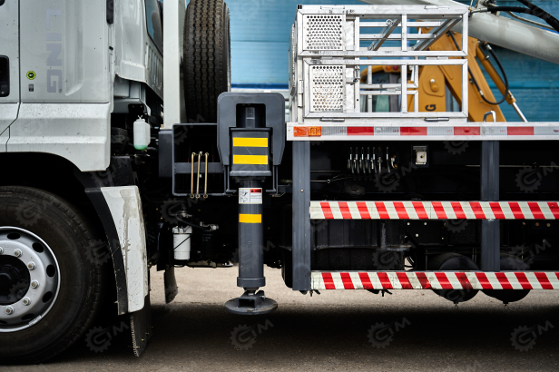 Автокран на шасси ISUZU 4x2 дв151kw крановая установка VIGRUS VGS16 гп 16т., 5 секций, стрела 36,6м управление крановой установкой рычагами. Фото 15