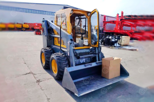 Мини-погрузчик JC85GH гп 850кг. Фото 3