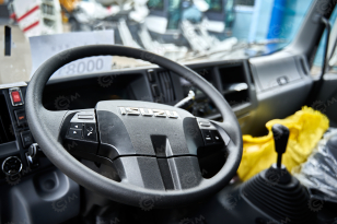 Автокран на шасси ISUZU 4x2 дв151kw крановая установка VIGRUS VGS16 гп 16т., 5 секций, стрела 36,6м управление крановой установкой рычагами. Фото 3