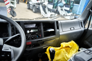 Автокран на шасси ISUZU 4x2 дв151kw крановая установка VIGRUS VGS16 гп 16т., 5 секций, стрела 36,6м управление крановой установкой рычагами. Фото 4