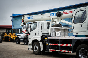 Автокран на шасси ISUZU 4x2 дв151kw крановая установка VIGRUS VGS16 гп 16т., 5 секций, стрела 36,6м управление крановой установкой рычагами. Фото 7