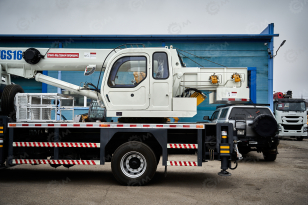 Автокран на шасси ISUZU 4x2 дв151kw крановая установка VIGRUS VGS16 гп 16т., 5 секций, стрела 36,6м управление крановой установкой рычагами. Фото 10