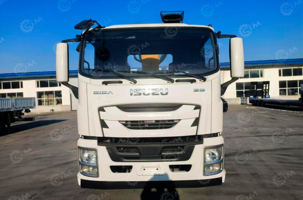 Бортовой грузовик ISUZU 4x2 дв 151kw гп 10 тонн c кму UNIC URV806 гп 8 тонн 6 секций 19м кузов 6500х2450х550 корзина. Фото 2