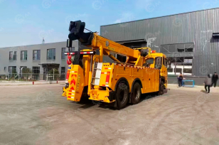 Тяжелый эвакуатор ISUZU 6x4 дв 382Kw гп 30 тонн поворотный кран. Фото 1