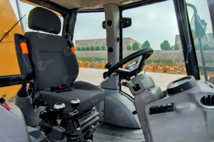 Экскаватор-погрузчик YINENG YN886H гп 2,5т ковш 1м3 дв CUMMINS. Фото 2