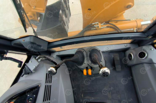 Экскаватор-погрузчик YINENG YN886H гп 2,5т ковш 1м3 дв CUMMINS. Фото 3