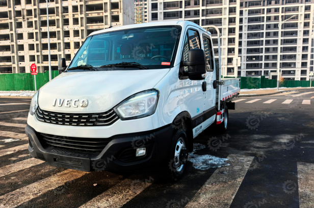 Бортовой грузовик IVECO 4x4 дв 130kw двойная кабина МКПП кузов 2725×2070×400. Фото 3