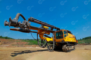 Буровая установка JINKE JK830-2 с системой RС, + зимний пакет , 1 штанга, 1 шнек, 1 бур, компрессор Atlas Copco V900 (24/24). Фото 1