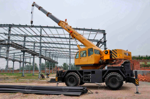 Самоходный кран XJCM RT80. Фото 2