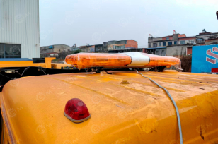 Эвакуатор на шасси ISUZU 4x4 дв 139kw кабина со спальником КМУ XCMG SQS125-4 гп 5т сдвижная платформа лебедка, корзина, задние аутригеры, сигнальный маяк на крыше кабины. Фото 3