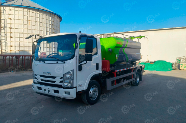 Илосос с размывом (каналопромывочная машина) на шасси ISUZU 4x4 дв 151kw кабина Elf бочка для сточных вод 5м³ чистой воды 3м³ два насоса XD-420 подогрев бака для чистой воды, лист нержавейки, ПДУ. Фото 2