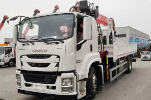 Бортовой грузовик ISUZU 4x4 дв 177kw c кму WANBANG SQS200-5 гп 8 тонн 5 секций 18.5м кузов 7000х2450х550 ямобур. Фото 2