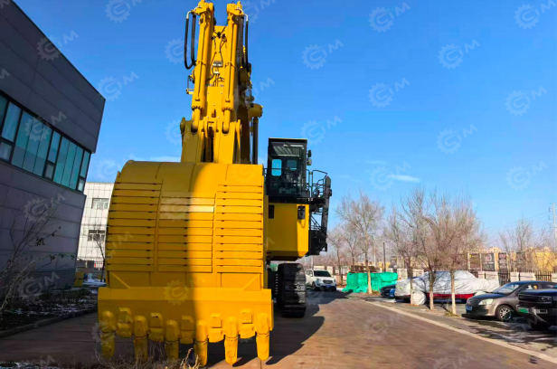 Гусеничный экскаватор KOMATSU PC2000-11R ковш 12-14м3. Фото 7