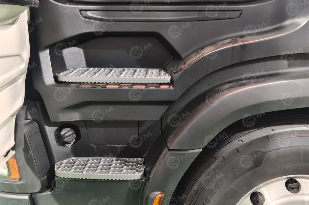 Тягач SCANIA R 500 A6x4NA 20H CN6 G33CM Opc RET White 2.92 disc 3.35m 440L 525L S. Фото 8