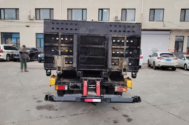 Эвакуатор на шасси ISUZU 4x2 дв 139kw гп 5т сдвижная  платформа 5,6м подъёмный механизм. Фото 11