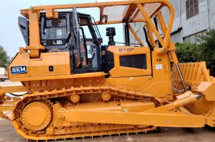 Бульдозер SEM 818F с кондиционером, лесной защитой, 3-х зубым рыхлителем. Фото 1