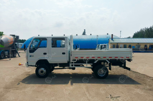 Бортовой грузовик ISUZU 4x4 дв 88Kw 100P двойная кабина, двигатель 3л, кузов 3235х1790х380. Фото 2