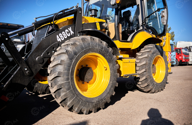 Экскаватор-погрузчик YUGONG 488CX дв YUCHAI, мосты и КП carraro, печка под сиденье, телескопическая стрела,SRS, быстросъем, ковш 6в1. Фото 22