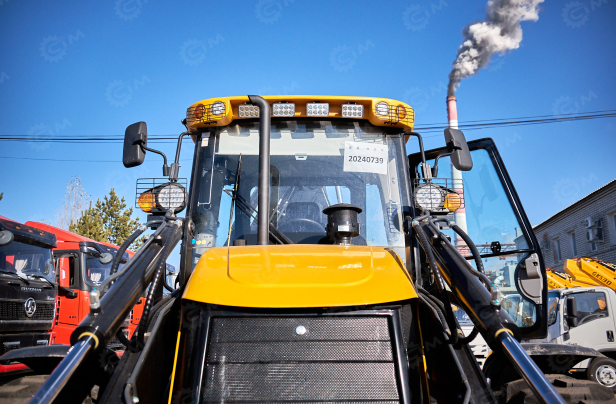 Экскаватор-погрузчик YUGONG 488CX дв YUCHAI, мосты и КП carraro, печка под сиденье, телескопическая стрела,SRS, быстросъем, ковш 6в1. Фото 26