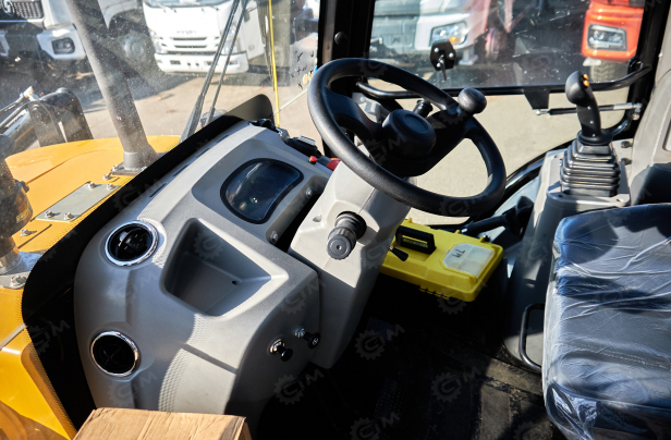 Экскаватор-погрузчик YUGONG 488CX дв YUCHAI, мосты и КП carraro, печка под сиденье, телескопическая стрела,SRS, быстросъем, ковш 6в1. Фото 30