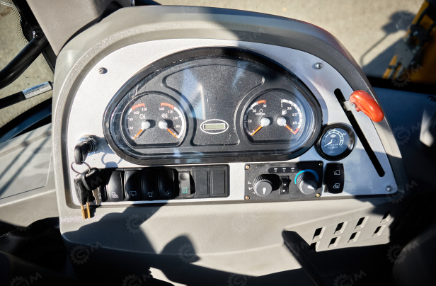 Экскаватор-погрузчик YUGONG 488CX дв YUCHAI, мосты и КП carraro, печка под сиденье, телескопическая стрела,SRS, быстросъем, ковш 6в1. Фото 32