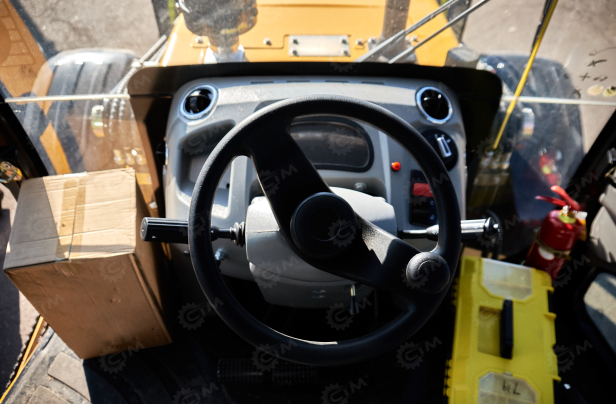 Экскаватор-погрузчик YUGONG 488CX дв YUCHAI, мосты и КП carraro, печка под сиденье, телескопическая стрела,SRS, быстросъем, ковш 6в1. Фото 35