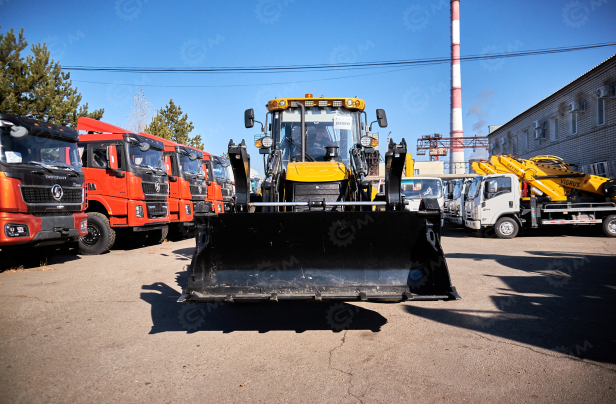 Экскаватор-погрузчик YUGONG 488CX дв YUCHAI, мосты и КП carraro, печка под сиденье, телескопическая стрела,SRS, быстросъем, ковш 6в1. Фото 58