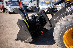 Экскаватор-погрузчик YUGONG 488CX дв YUCHAI, мосты и КП carraro, печка под сиденье, телескопическая стрела,SRS, быстросъем, ковш 6в1. Фото 3