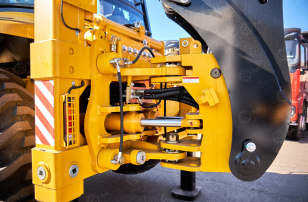 Экскаватор-погрузчик YUGONG 488CX дв YUCHAI, мосты и КП carraro, печка под сиденье, телескопическая стрела,SRS, быстросъем, ковш 6в1. Фото 14