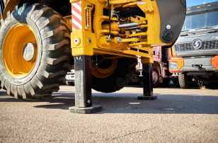 Экскаватор-погрузчик YUGONG 488CX дв YUCHAI, мосты и КП carraro, печка под сиденье, телескопическая стрела,SRS, быстросъем, ковш 6в1. Фото 15