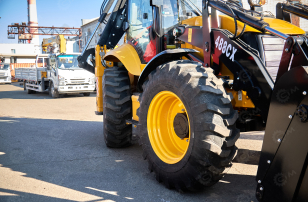 Экскаватор-погрузчик YUGONG 488CX дв YUCHAI, мосты и КП carraro, печка под сиденье, телескопическая стрела,SRS, быстросъем, ковш 6в1. Фото 50