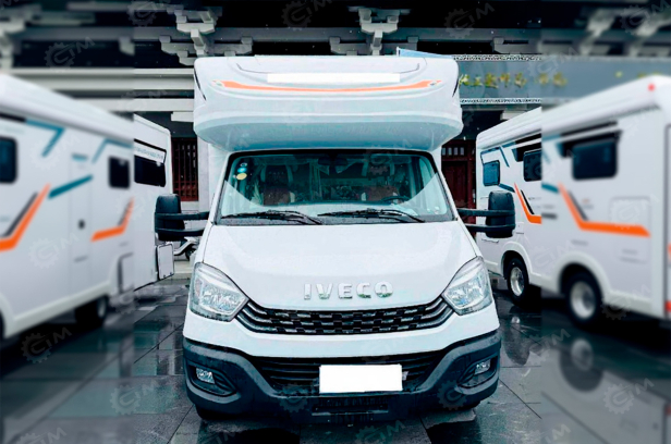 Автодом на шасси IVECO 4х4 дв 125 kw АКПП. Фото 2