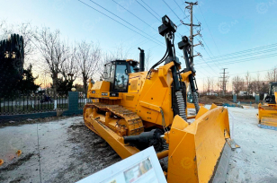 Бульдозер HOP-TOP D550-H c однозубым рыхлителем, кондиционер. Фото 1