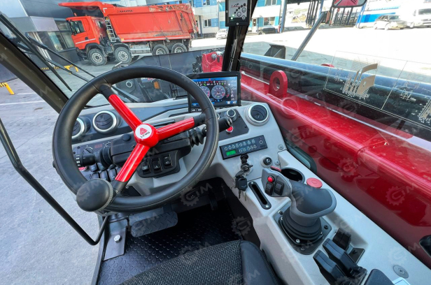 Телескопический погрузчик LGMG H1840 гп 4т, высота подъема 18м, рабочая платформа, ковш 1м3, вилы, мосты и КП carraro. Фото 2