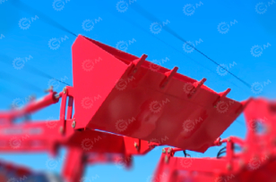 Трактор YTO EX804 ковш, отвал для снега, щетка. Фото 4