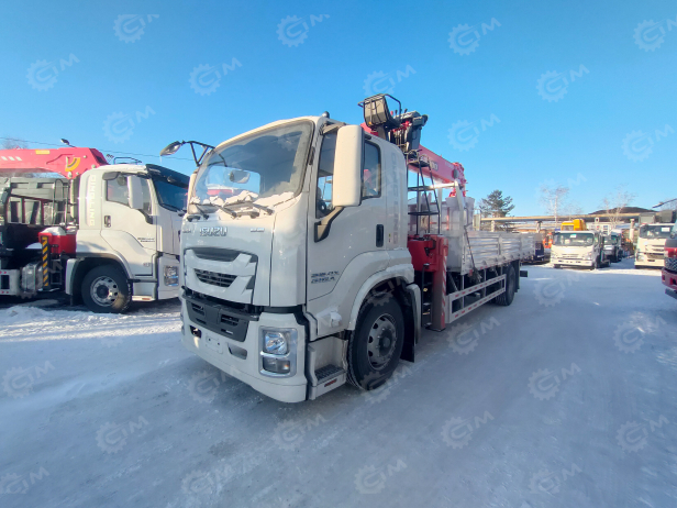 Бортовой грузовик ISUZU 4x2 дв 151kw гп 10 тонн c кму UNIC URV806 гп 8 тонн 6 секций 19м кузов 7500х2450х550 корзина. Фото 11