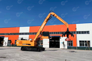 Перегружатель гусеничный YONGGONG YGZ520 с подъемной кабиной, грейферный ковш 3м3. Фото 1